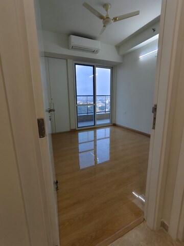 Room in 3 BHK Apartment at DLF One Midtown, Moti Nagar – for Rent