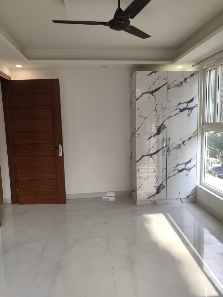 Room, freedom fighters enclave 4 Bedroom 1800 Sq.Ft. Builder Floor In Freedom Fighters Enclave Delhi 9654416