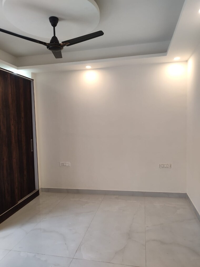 Room, freedom fighters enclave 4 Bedroom 1800 Sq.Ft. Builder Floor In Freedom Fighters Enclave Delhi 9654416