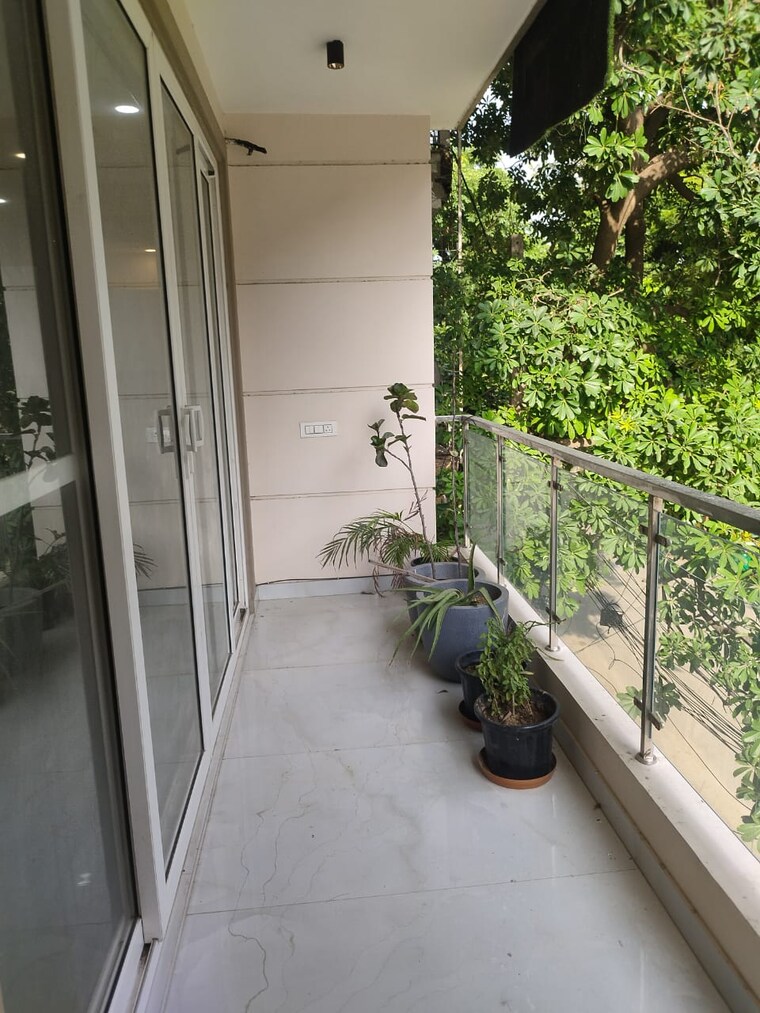 Balcony, freedom fighters enclave 4 Bedroom 1800 Sq.Ft. Builder Floor In Freedom Fighters Enclave Delhi 9654416