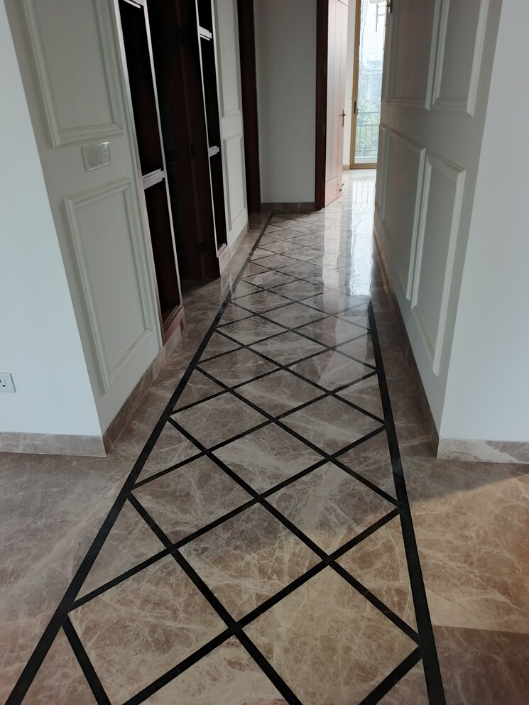 undefined, defence colony 4 Bedroom 2100 Sq.Ft. Builder Floor In Defence Colony Delhi 9654418