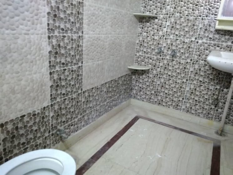 Bathroom, sector 55 1.5 Bedroom 850 Sq.Ft. Villa In Sector 55 Noida 9654420