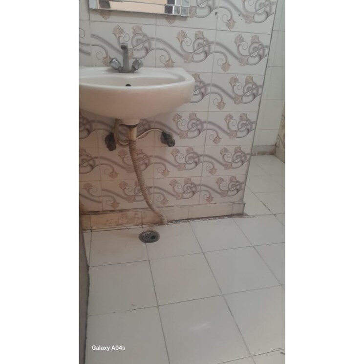Bathroom, avasiya-kalyankari-sanstha 2 Bedroom 100 Sq.Yd. Builder Floor In Lajpat Nagar Delhi 9654432