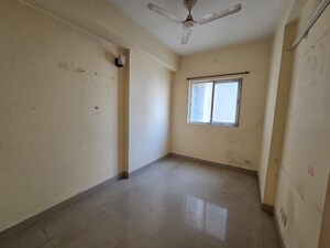 Room in 2.5 BHK Apartment at Prateek Wisteria, Sector 77 – for Rent