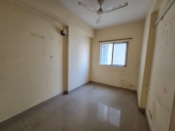 Room in 2.5 BHK Apartment at Prateek Wisteria, Sector 77 – for Rent