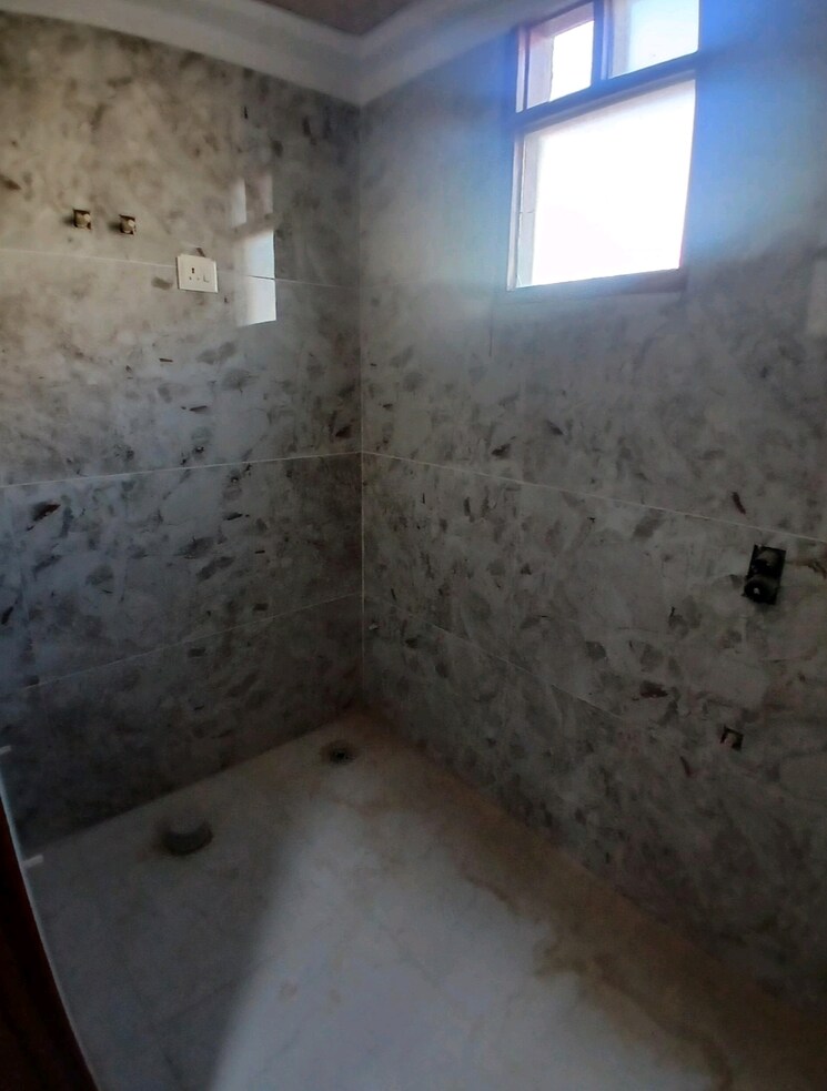 Room, sahastradhara road 3 Bedroom 1430 Sq.Ft. Builder Floor In Sahastradhara Road Dehradun 9654439