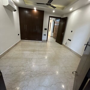 Room in 3 BHK Builder Floor at Masjid Moth – for Rent