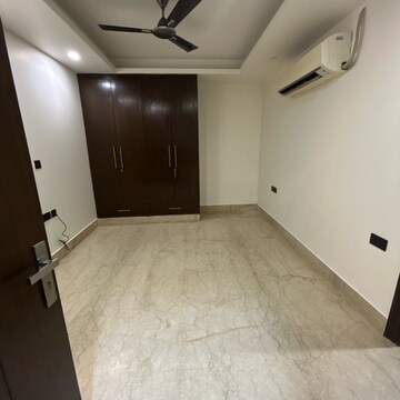Room in 3 BHK Builder Floor at Masjid Moth – for Rent