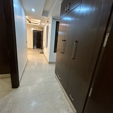 Building Lobby in 3 BHK Builder Floor at Masjid Moth – for Rent