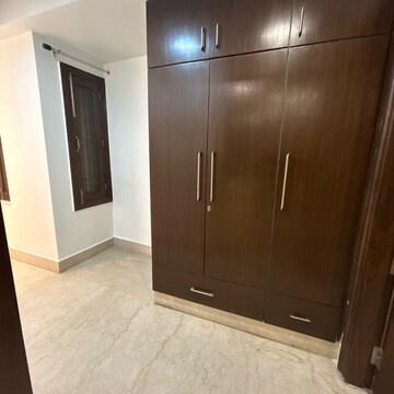 Room in 3 BHK Builder Floor at Masjid Moth – for Rent