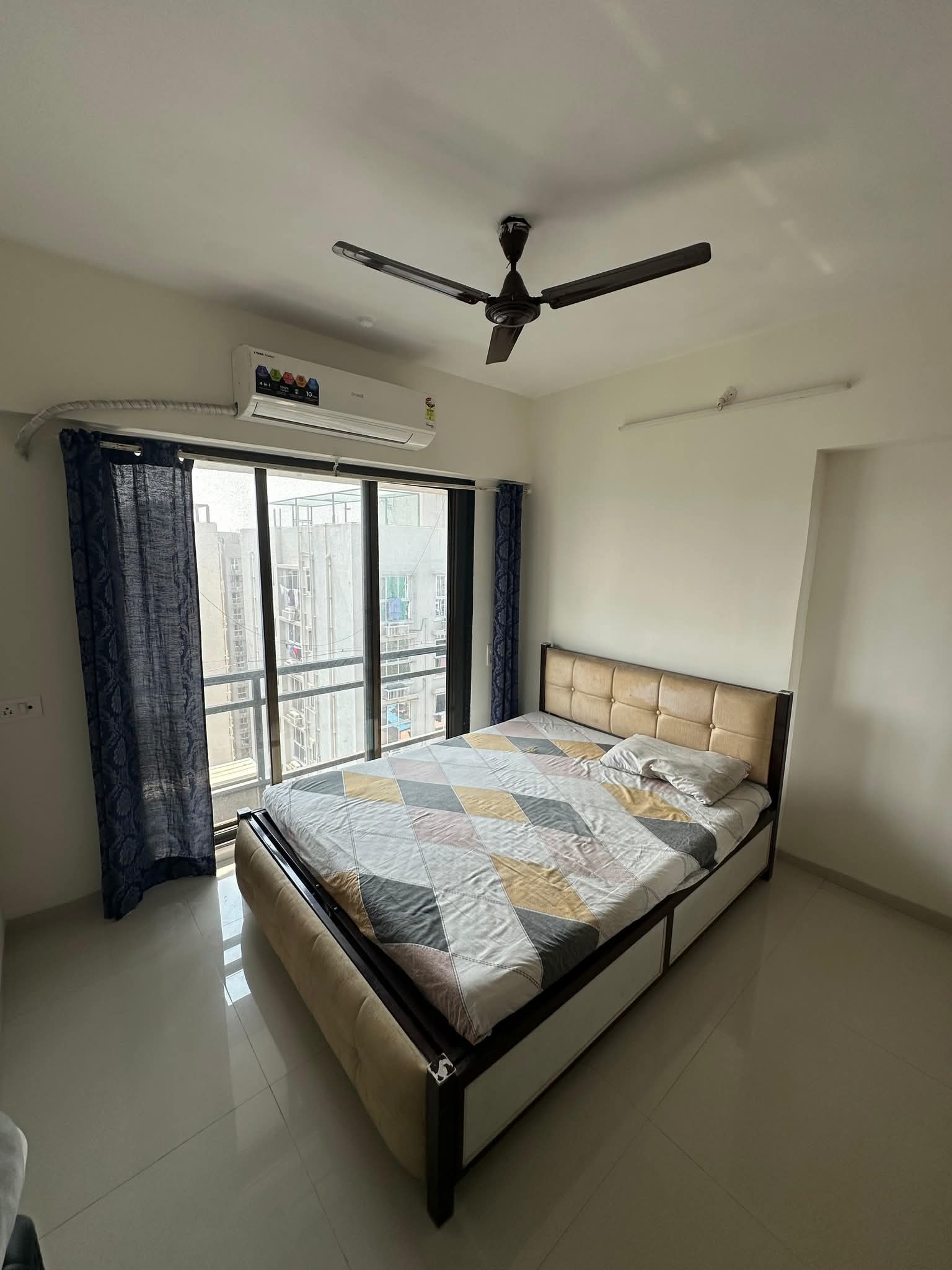 Pg For Rent in Malad East 