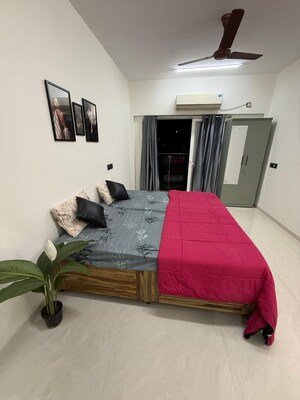  Pg For Rent in Malad West