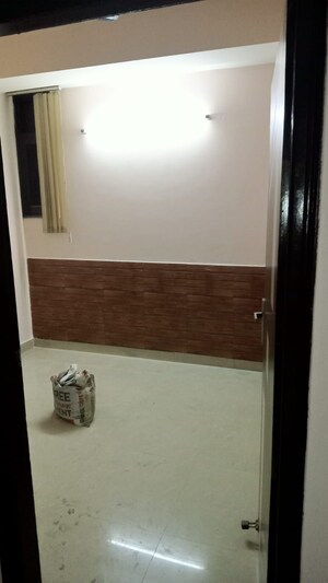 Room in 2 BHK Builder Floor at East of Kailash Block-B RWA, East Of Kailash – for Rent