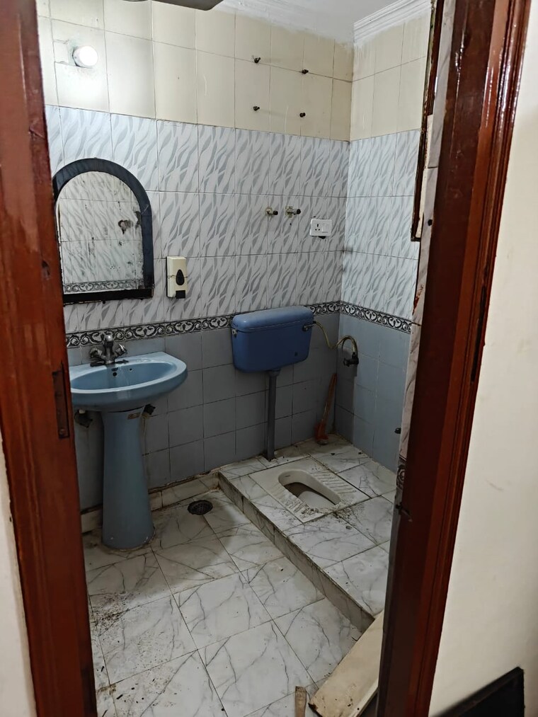 Bathroom, new-laxmi-cghs 2 Bedroom 150 Sq.Yd. Independent House In Rohini Sector 13 Delhi 9654472