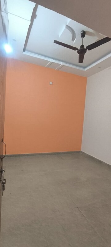 Room in 2 BHK Independent House at Bhatagaon – for Rent