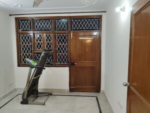 Bedroom in 3 BHK Apartment at Safdarjung Enclave – for Rent