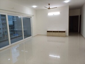 Room in 3.5 BHK Apartment at LnT Raintree Boulevard, Hebbal – for Rent