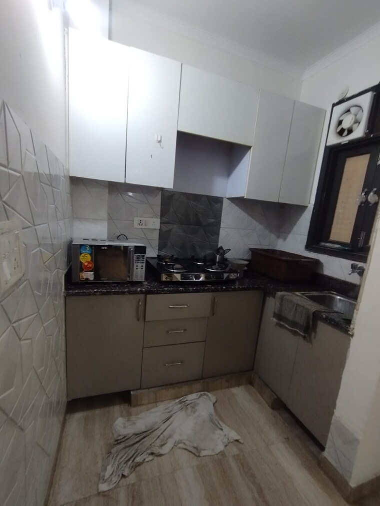 Kitchen, freedom fighters enclave 2 Bedroom 880 Sq.Ft. Builder Floor In Freedom Fighters Enclave Delhi 9654596