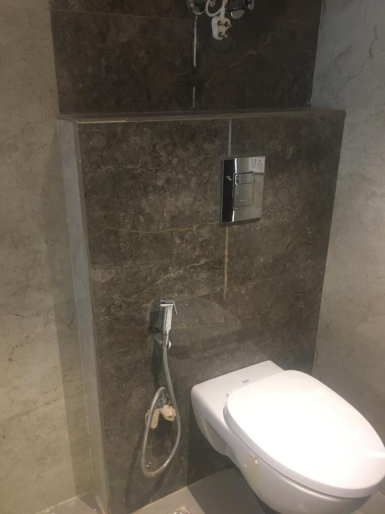 Bathroom, gaur-yamuna-city 2 Bedroom 1270 Sq.Ft. Builder Floor In Gaur Yamuna City Greater Noida 9654568