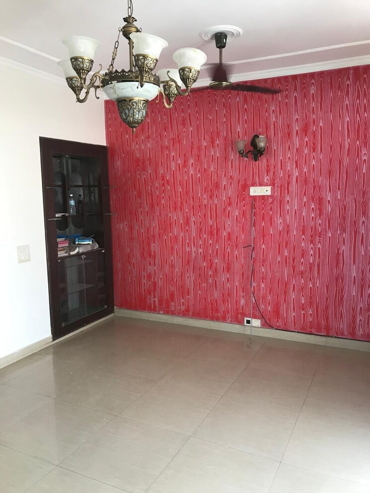 Room, uppal-southend 3 Bedroom 450 Sq.Ft. Apartment In Sector 49 Gurgaon 9654595