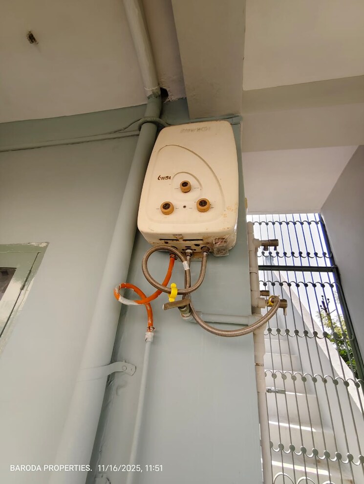 undefined, subhanpura 2 Bedroom 904 Sq.Ft. Builder Floor In Subhanpura Vadodara 9654667