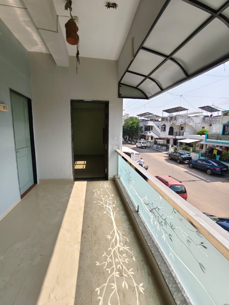 Balcony, subhanpura 2 Bedroom 904 Sq.Ft. Builder Floor In Subhanpura Vadodara 9654667