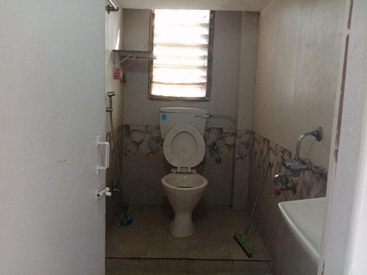 Bathroom, jb nagar 2 Bedroom 650 Sq.Ft. Apartment In Jb Nagar Mumbai 9654657