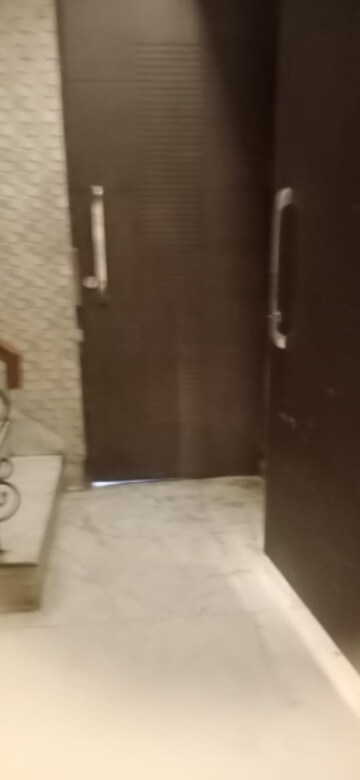   Office Space at Laxmi Nagar – for Rent