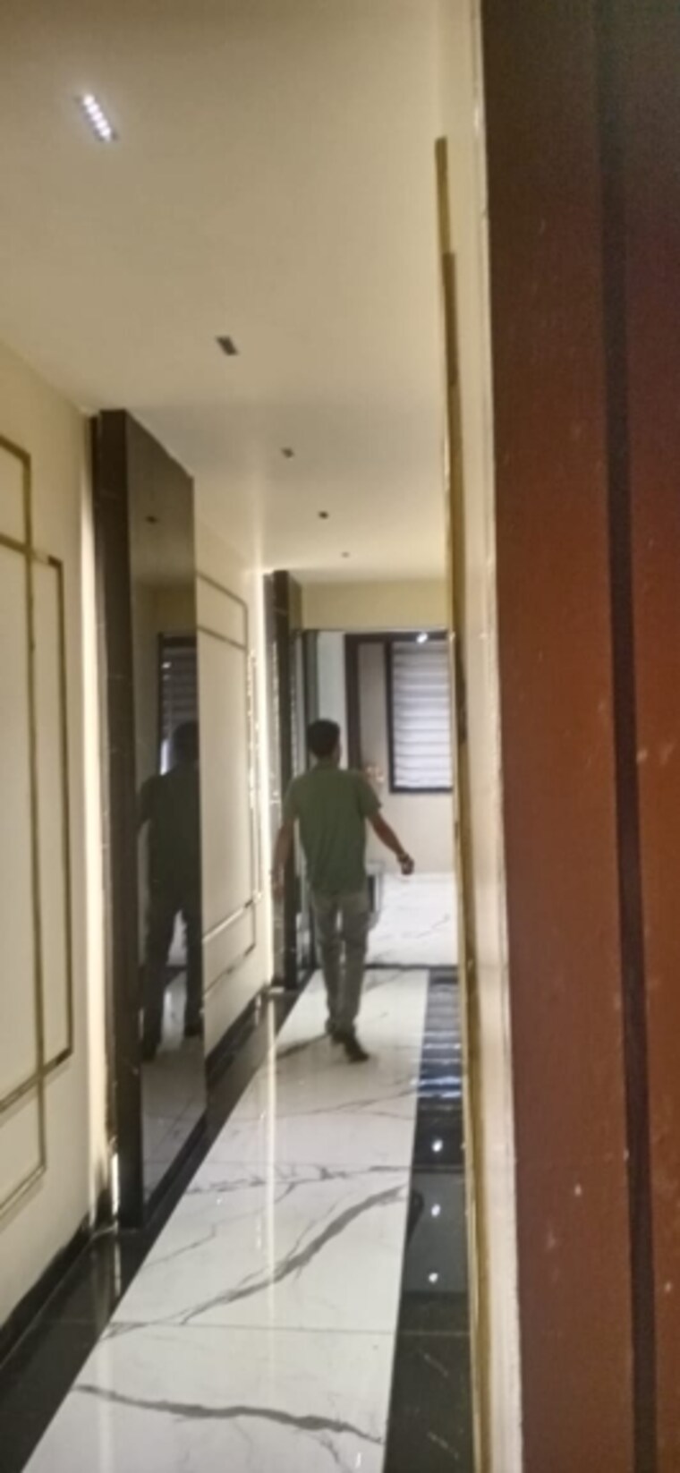 Team Area, laxmi nagar Commercial Office Space 1000 Sq.Ft. In Laxmi Nagar Delhi 9654617