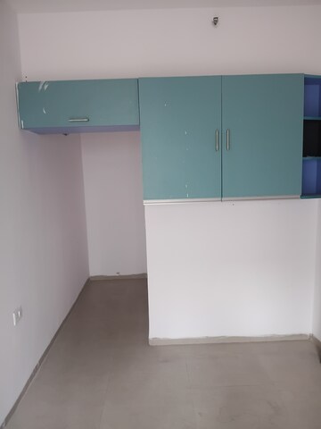 Room in 3 BHK Apartment at Nirala Estate, Tech Zone 4 Greater Noida – for Rent