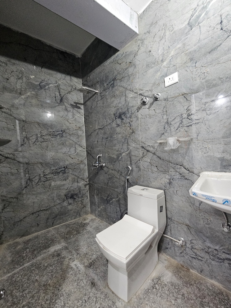 Bathroom, saket 1 Bedroom 450 Sq.Ft. Builder Floor In Saket Delhi 9654714