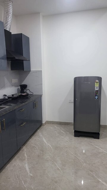 Kitchen in 1 BHK Apartment at DLF Building 10, Dlf Phase ii – for Rent
