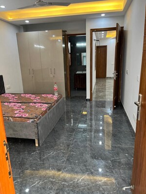 Kitchen in 1 BHK Apartment at DLF Building 10, Dlf Phase ii – for Rent