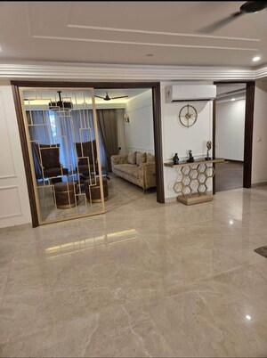 Gym in 1.5 BHK Apartment at DLF Building 10, Dlf Phase ii – for Rent