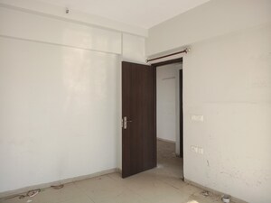 Room in 3 BHK Apartment at Nirala Estate, Tech Zone 4 Greater Noida – for Sale