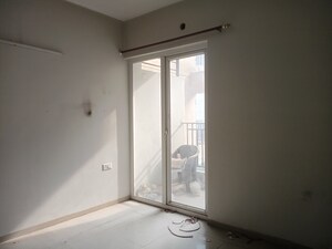 Room in 3 BHK Apartment at Nirala Estate, Tech Zone 4 Greater Noida – for Sale