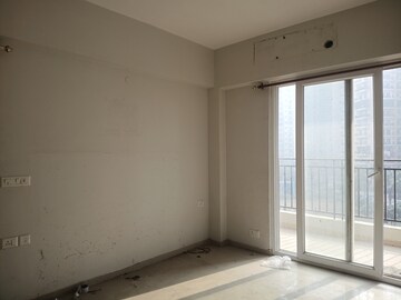 Room in 3 BHK Apartment at Nirala Estate, Tech Zone 4 Greater Noida – for Sale