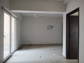 Room in 3 BHK Apartment at Nirala Estate, Tech Zone 4 Greater Noida – for Sale