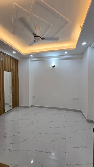 Room in 2 BHK Apartment at Victoryone Central, Sector 12 Greater Noida – for Sale