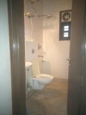 Bathroom in 1 BHK Builder Floor at New Rajinder Nagar – for Rent