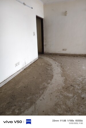 Room in 3.5 BHK Apartment at Sanchar Residency, Raj Nagar Extension – for Sale