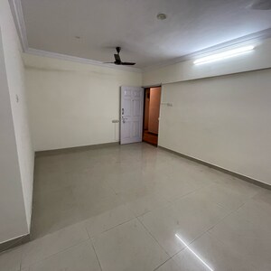 2 BHK Apartment For Rent in Sameer Apartments, Yari Road