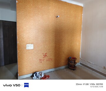 Room in 2.5 BHK Apartment at Techman Moti Residency, Raj Nagar Extension – for Sale