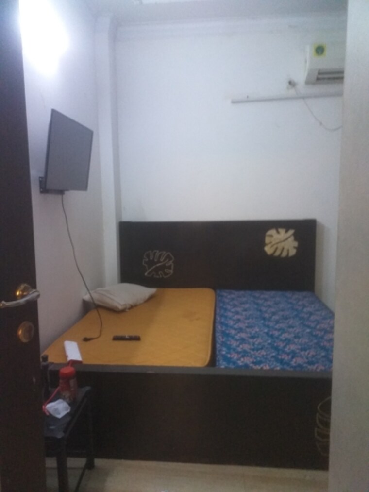 Bedroom, new rajinder nagar 1 RK 450 Sq.Ft. Builder Floor In New Rajinder Nagar Delhi 9654983