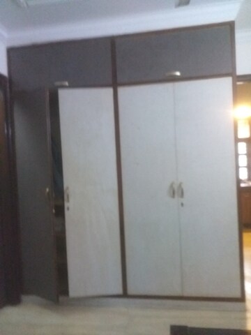 Furnished Amenities in 1 RK Builder Floor at New Rajinder Nagar – for Rent