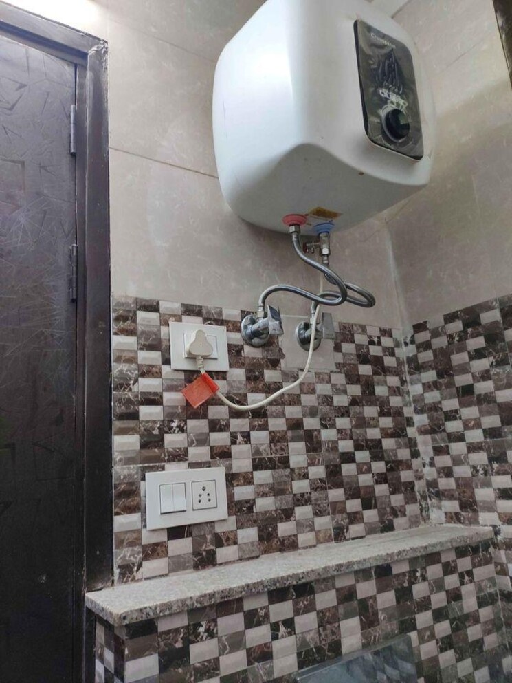 Bathroom, subhash nagar 2 Bedroom 900 Sq.Ft. Builder Floor In Subhash Nagar Delhi 9654972