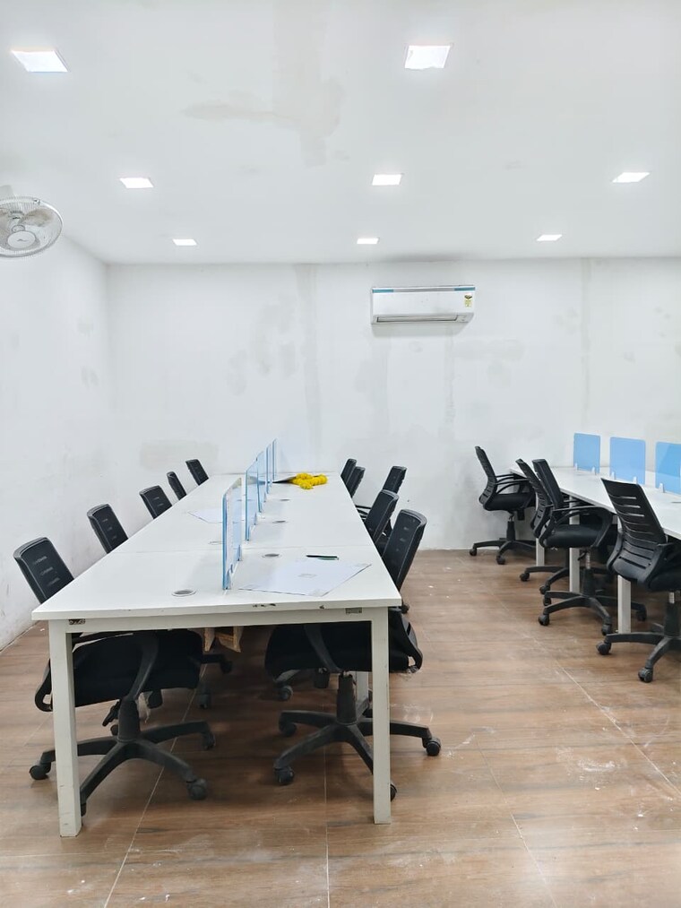 Team Area, sector 63 Commercial Office Space 1100 Sq.Ft. In Sector 63 Noida 9654970