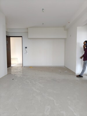 Room in 3 BHK Apartment at L And T Seawoods Residences, Seawoods – for Rent