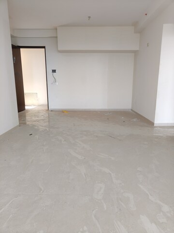 Room in 3 BHK Apartment at L And T Seawoods Residences, Seawoods – for Rent