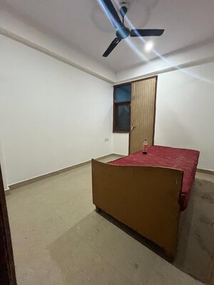Room in 1 BHK Builder Floor at Saket – for Rent
